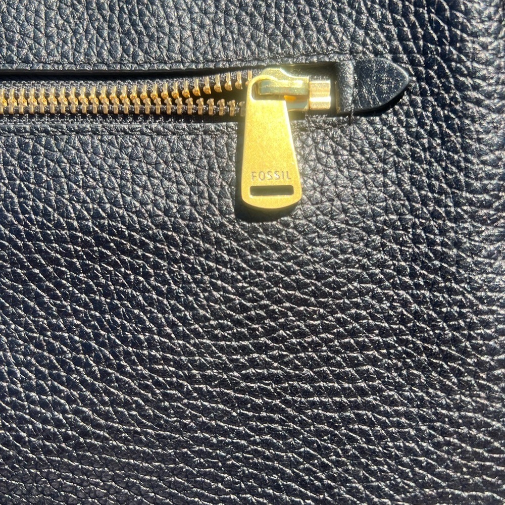 Fossil's Kinley crossbody  Black - Picture 6 of 10